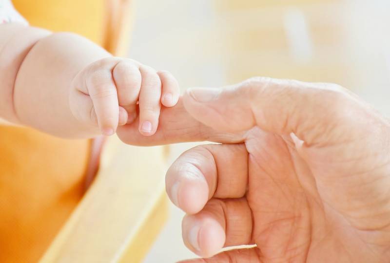 L'angoisse de séparation à la naissance.